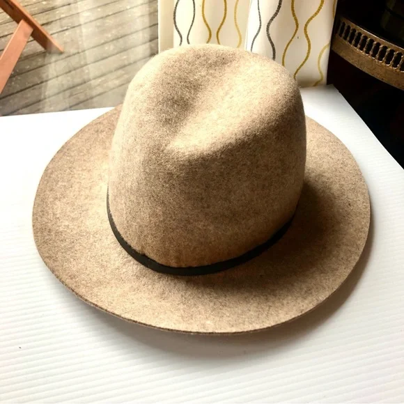 Banana Republic | Accessories | Women Banana Republic Wool  display picture 2